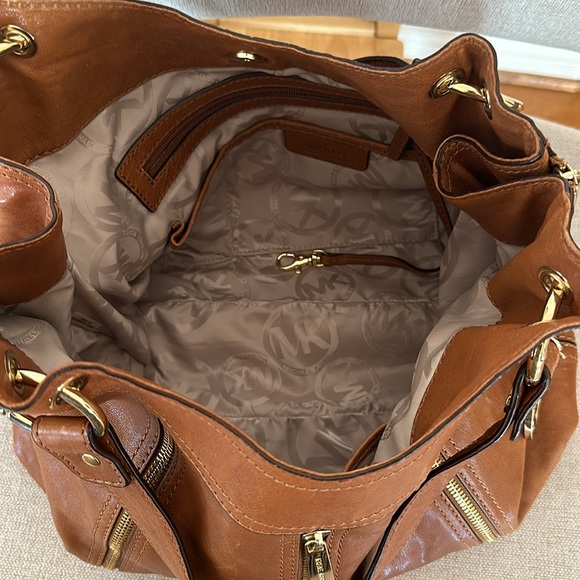 Michael Kors large brown leather purse. Dust bag included. - Picture 8 of 9